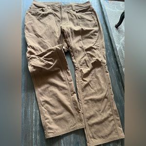 UNDER ARMOUR camel color pant. Sz 36x30